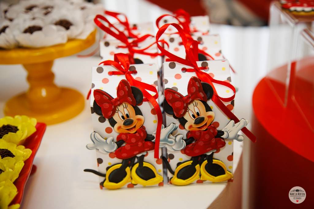 MINNIE - com produtos PIFFER